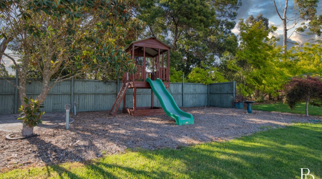 6 Allawah Place, DUNMORE, NSW 2529 AUS