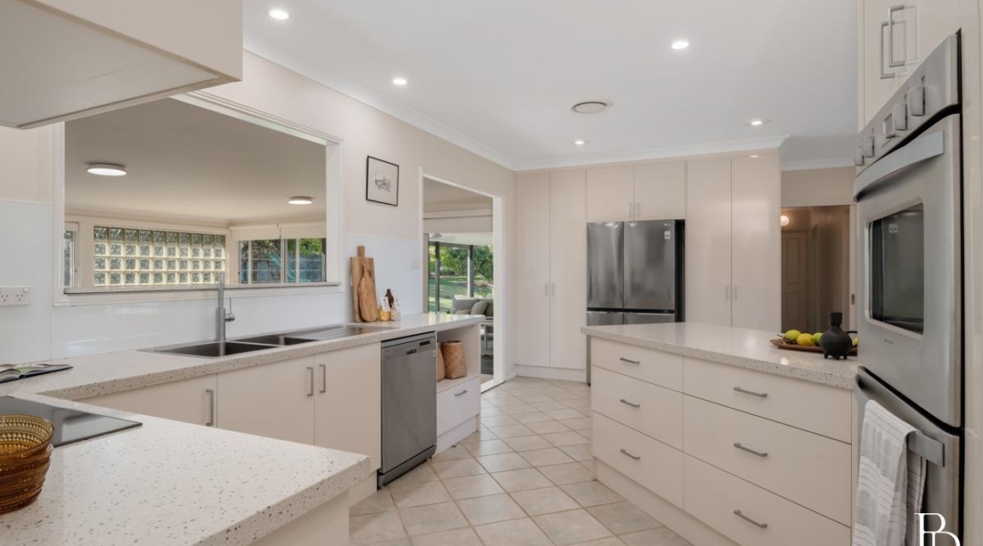 6 Allawah Place, DUNMORE, NSW 2529 AUS