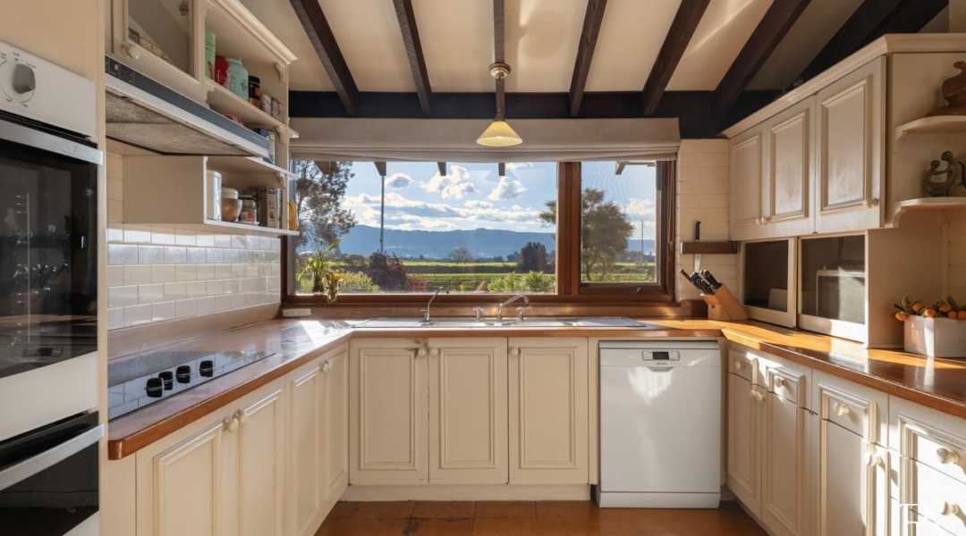 2 Southern Road, TERARA, NSW 2540 AUS